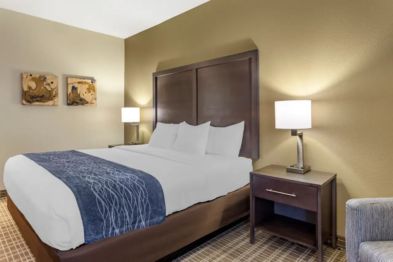 Accessible guest room at Comfort Inn St. Robert