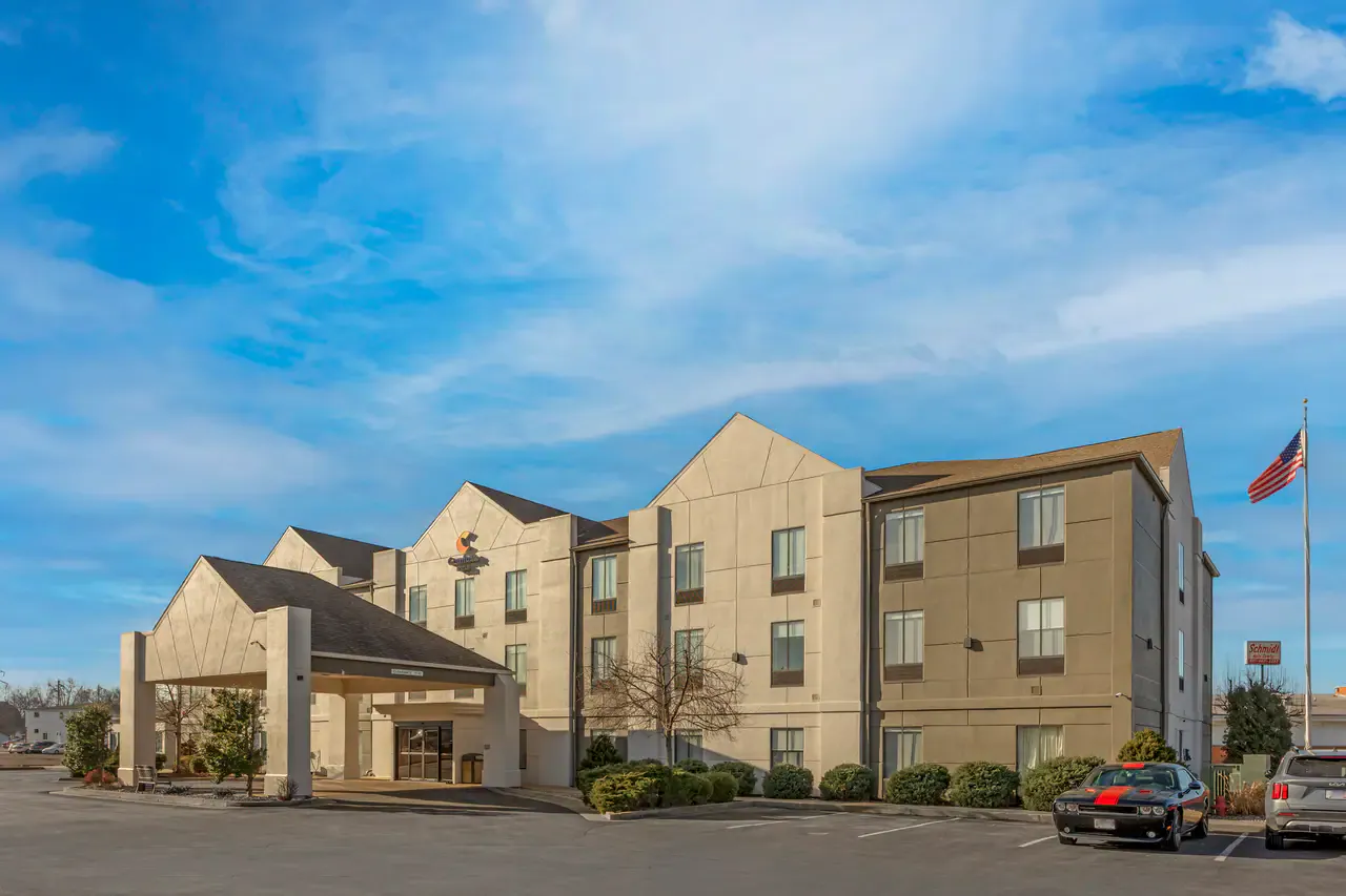 Comfort Inn Sullivan exterior